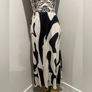 SHEIN Black and Cream Abstract Maxi Skirt